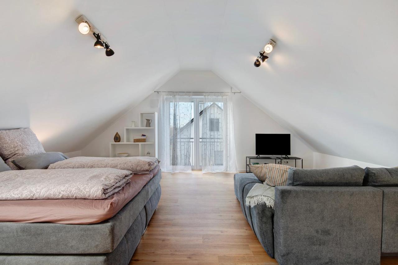 Apartament Dachstudio Am Donau Rad Weg *